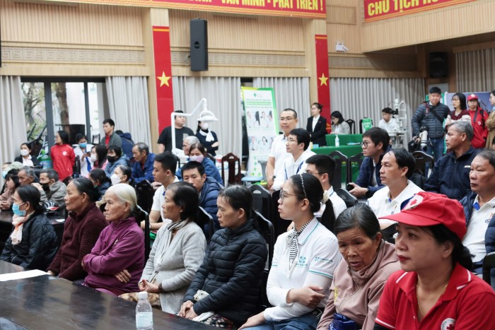 Khám sức khỏe miễn phí cho người dân có hoàn cảnh khó khăn quận Liên Chiểu